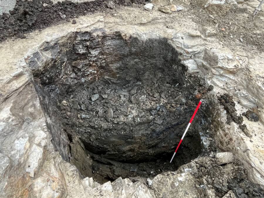 medieval-latrine.jpg