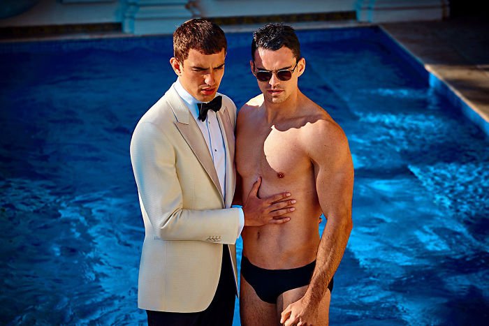 men-kissing-ad-suitsupply-2018-spring-summer-campaign-13-5a951034156c6-700.jpg