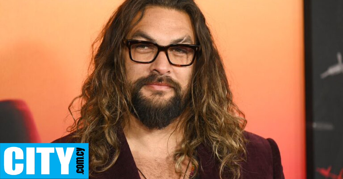 Απατεώνας παρίστανε τον Τζέισον Μομόα και άρπαξε μισό εκατομμύριο λίρες από Βρετανίδα χήρα