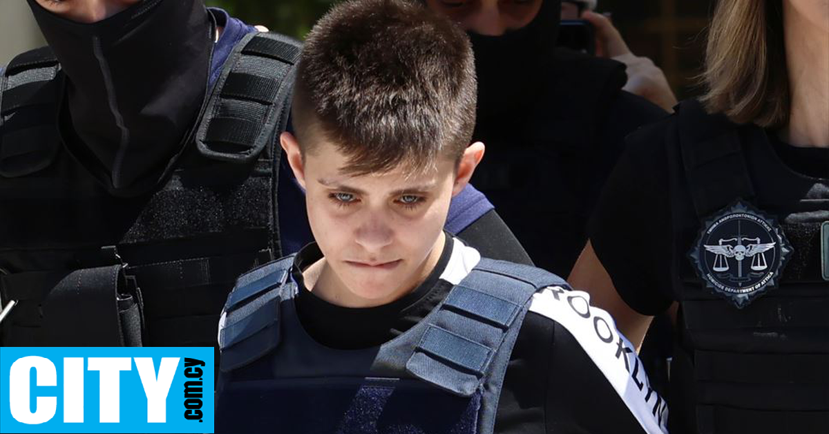 Η στιγμή της μεταγωγής της Ειρήνης Μουρτζούκου στις φυλακές Κορυδαλλού