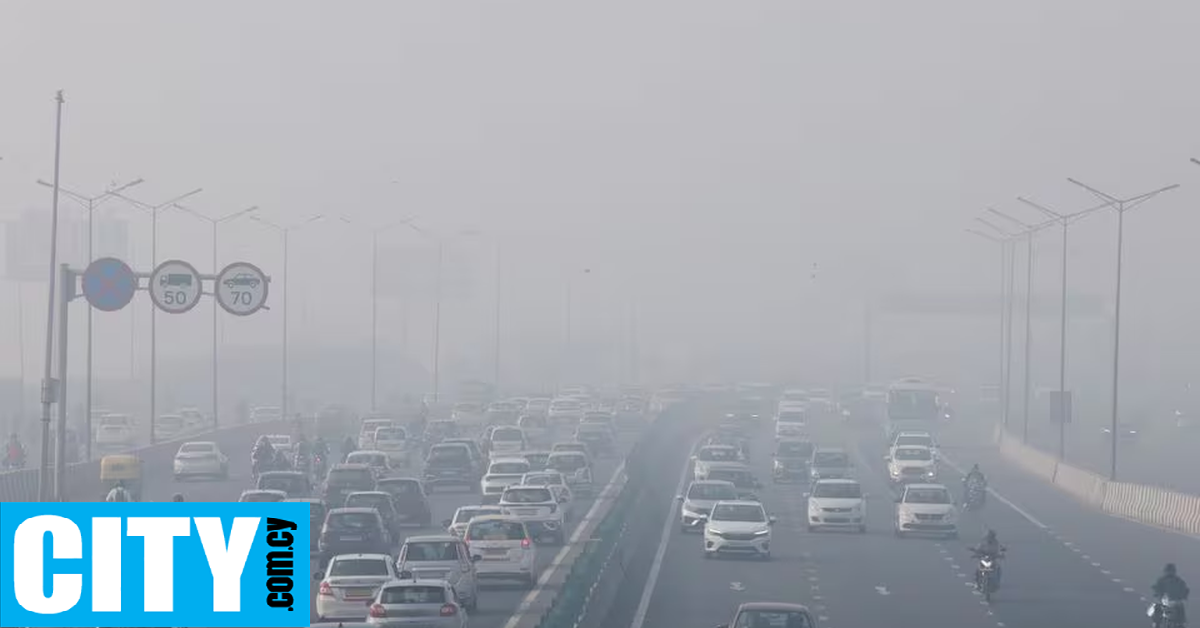 Πυκνή ομίχλη κάλυψε το Νέο Δελχί περιορίζοντας την ορατότητα