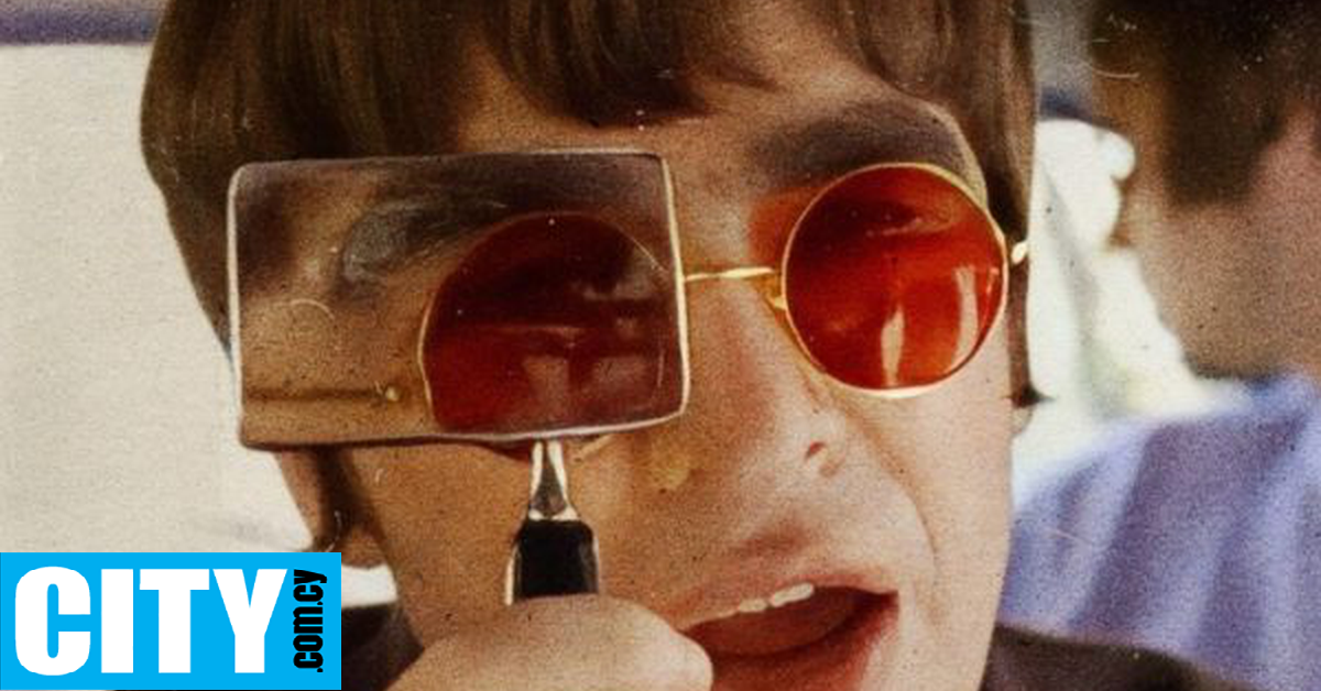 Το χαρτί με τους στίχους τραγουδιού των Oasis, πουλήθηκε περισσότερα από τις αρχικές προβλέψεις Το χαρτί με τους στίχους τραγουδιού των Oasis, πουλήθηκε περισσότερα από τις αρχικές προβλέψεις