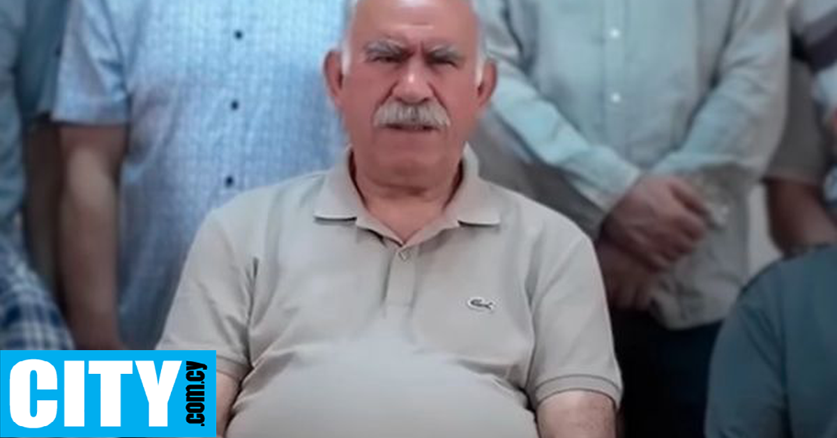 «Ο ένοπλος αγώνας έληξε»: Για πρώτη φορά μετά από 26 χρόνια εμφανίζεται σε βίντεο ο Οτσαλάν