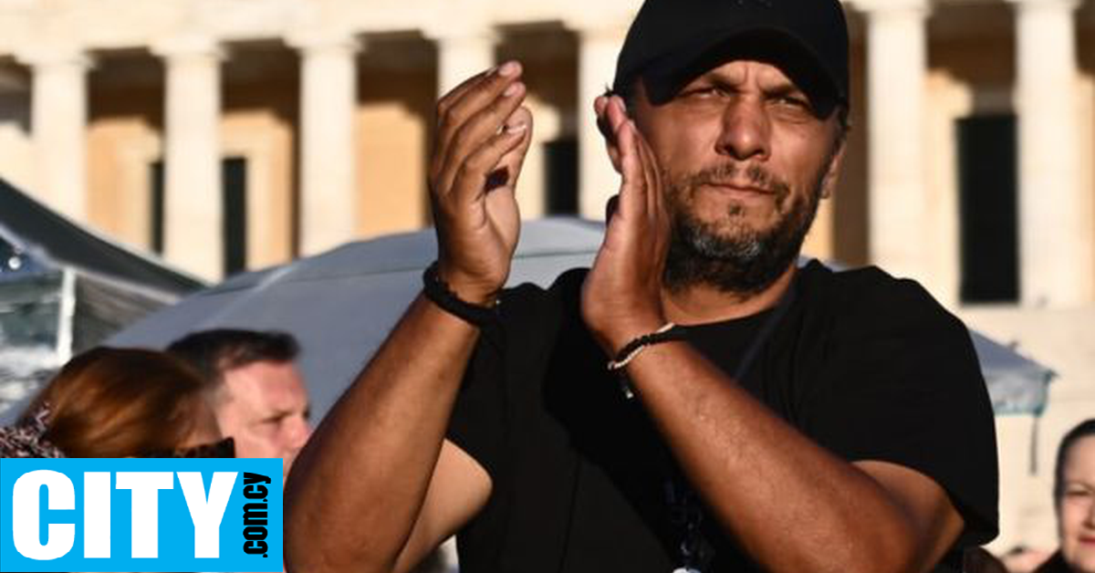 Αμφισβητεί την άδεια εκταφής του παιδιού του ο Πάνος Ρούτσι και συνεχίζει την απεργία πείνας