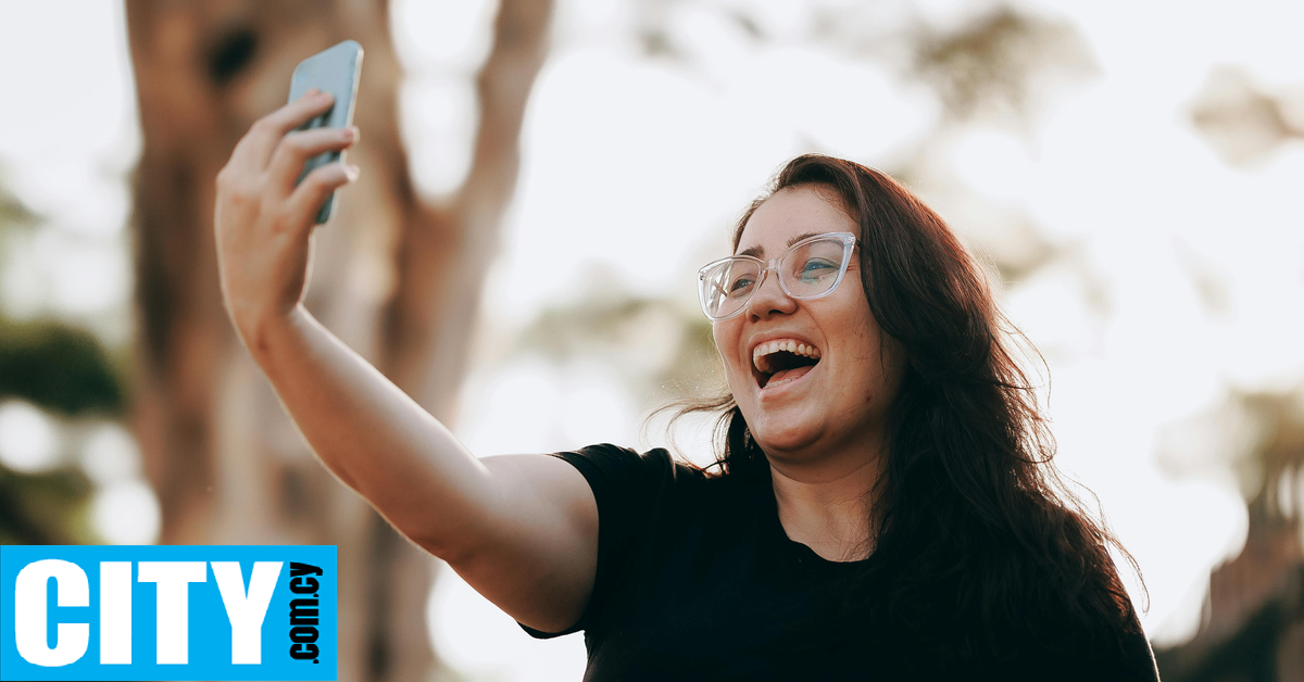 &Sigma;&tau;&eta;&nu; &Iota;&nu;&delta;ί&alpha; &alpha;&pi;&alpha;&gamma;&omicron;&rho;&epsilon;ύ&omicron;&upsilon;&nu; &tau;&alpha; &kappa;&iota;&nu;&eta;&tau;ά &kappa;&alpha;&iota; &tau;&iota;&sigmaf; selfies &sigma;&epsilon; &tau;&omicron;&upsilon;&rho;&iota;&sigma;&tau;&iota;&kappa;&omicron;ύ&sigmaf; &pi;&rho;&omicron;&omicron;&rho;&iota;&sigma;&mu;&omicron;ύ&sigmaf;