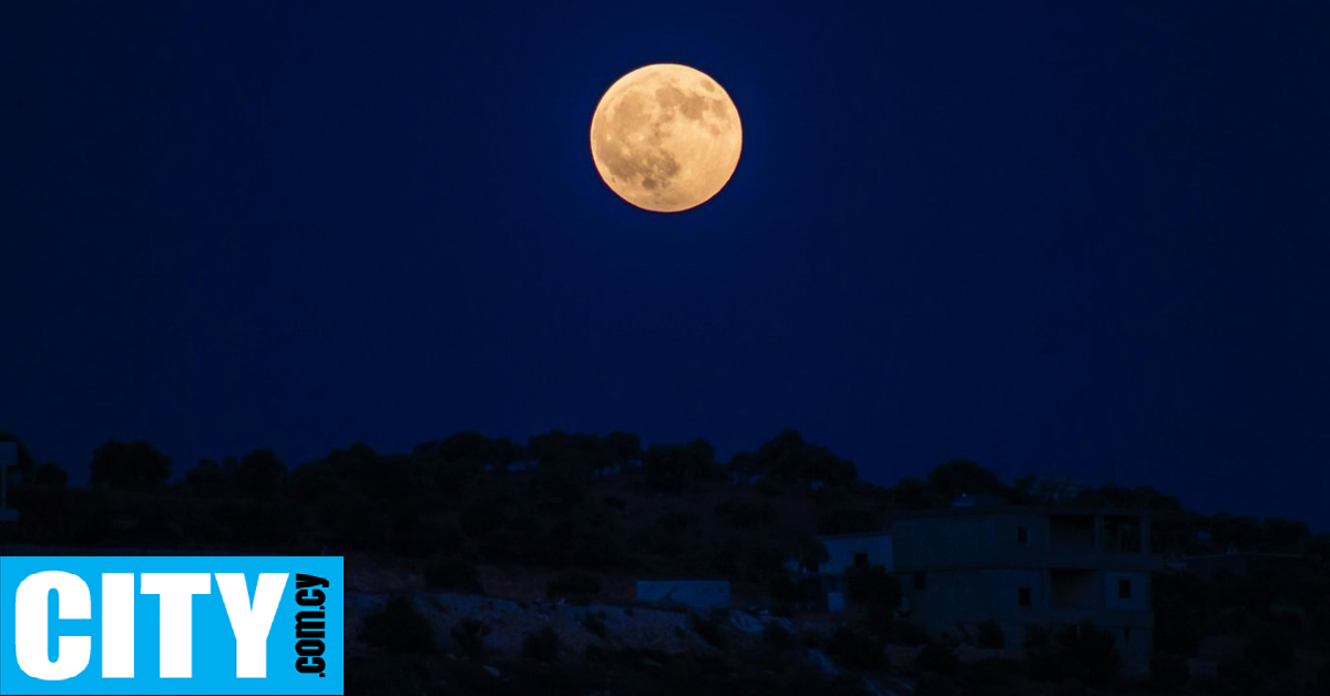 Βραδιές κάτω από την αυγουστιάτικη πανσέληνο