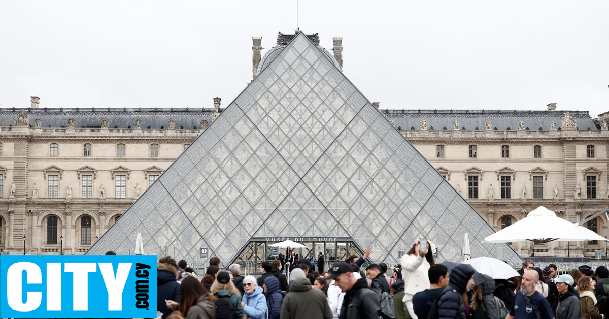 Μετά τη ληστεία, διαρροή νερού στο Μουσείο του Λούβρου