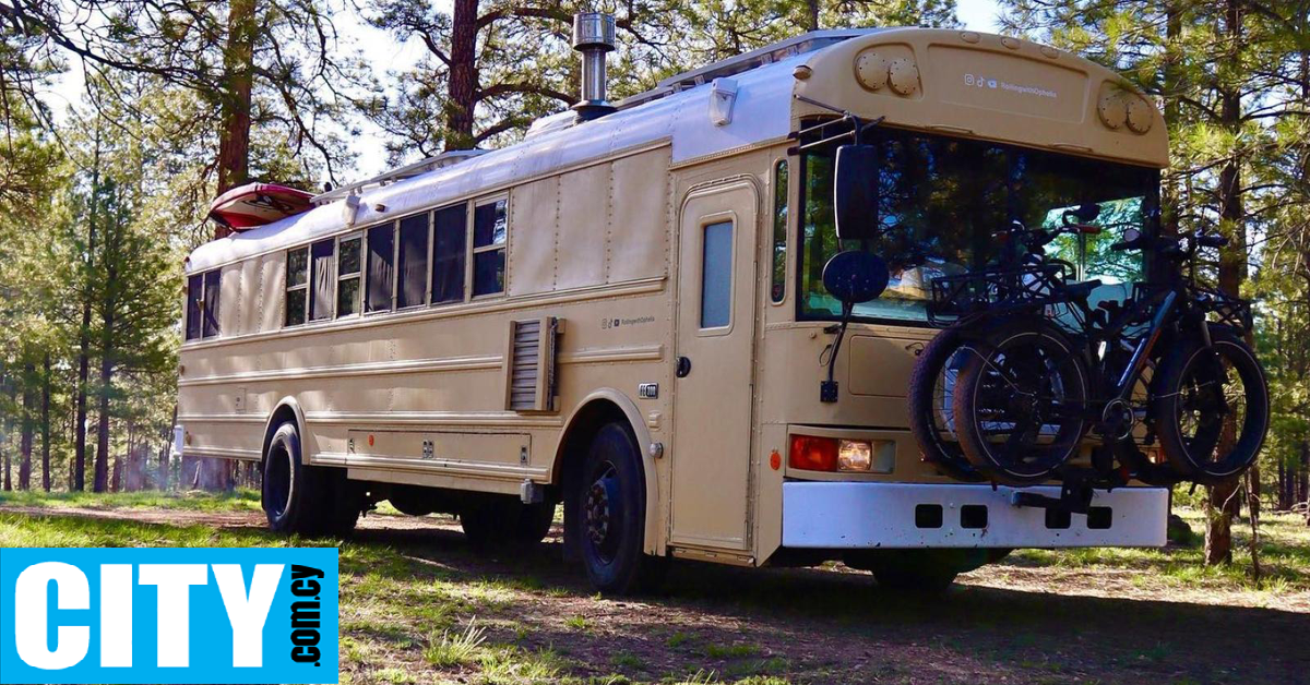 Ο Νικ και η Άλισον μεταμόρφωσαν σχολικό λεωφορείο σε ένα πολυτελές τροχόσπιτο [βίντεο]